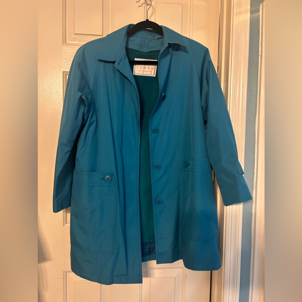 Towne From London Fog Trench Coat Color Green/Turquoise, Size 10 Regular